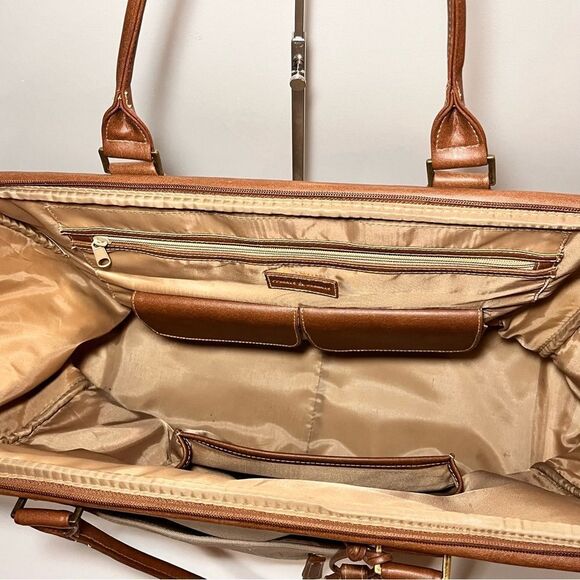Frankie & Johnnie Brass Feet Weekender Bag  | - Picture 8 of 9